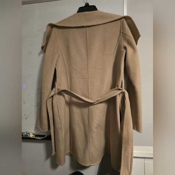 Tahari Wool Coat w/ tie belt - Picture 4 of 12